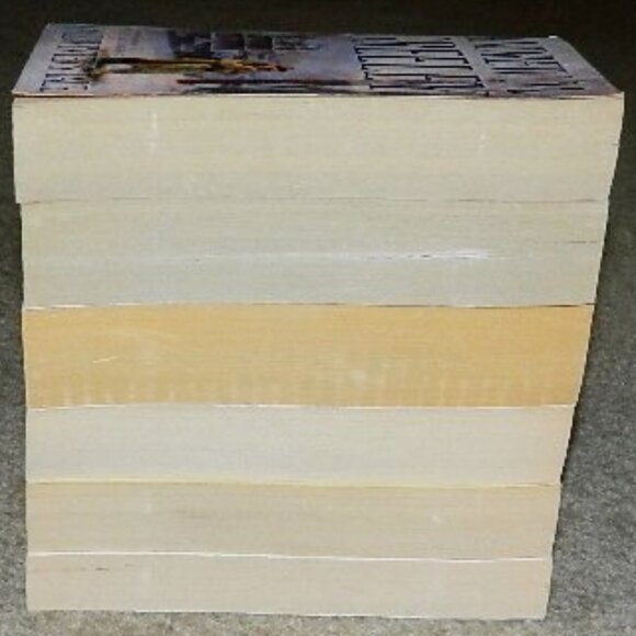 O’MALLEY FAMILY SERIES Andrew M. Greeley Chucky O'Malley Paperback Bundle - Picture 5 of 6